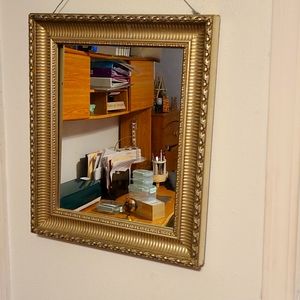 Beautiful vintage gold mirror!